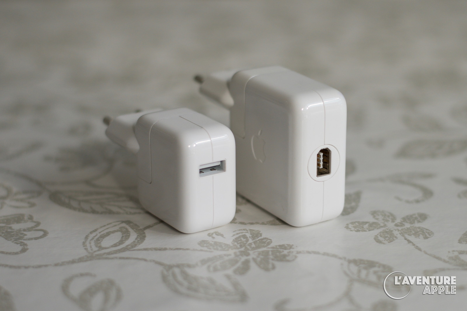 Souvenir : le chargeur iPod FireWire (votez !) – Les trésors de l'Aventure  Apple