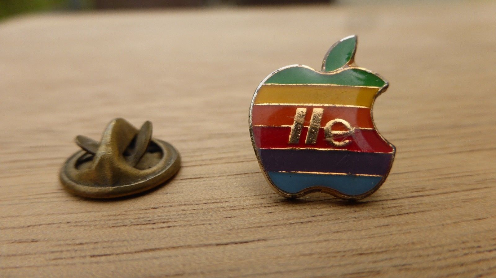 Что такое pin apple